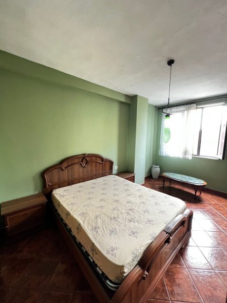 Tirane, jap me qera apartament 3+1+Aneks+Ballkon Kati 4, 110 m² 700 € (STACIONI I TRENIT)