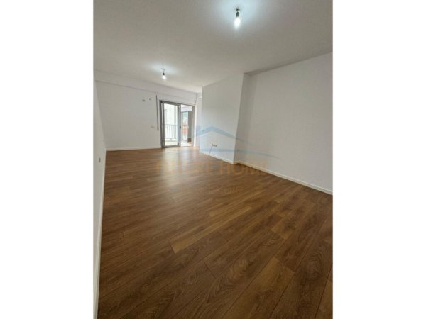 Tirane, shitet apartament 1+1 Kati 4, 67 m² 147.000 € (Rruga Ibrahim Dervishi)