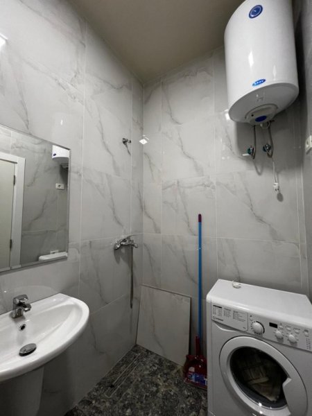 Tirane, jepet me qera apartament 1+1+Aneks+Ballkon Kati 6, 65 m² 900 € (ISH PARKU)