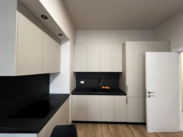 Tirane, jepet me qera apartament 1+1+Aneks+Ballkon Kati 6, 65 m² 900 € (ISH PARKU)