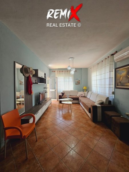 Shkembi Kavajes, jepet me qera apartament 1+1+Aneks+Ballkon Kati 2, 65 m² 300 € 