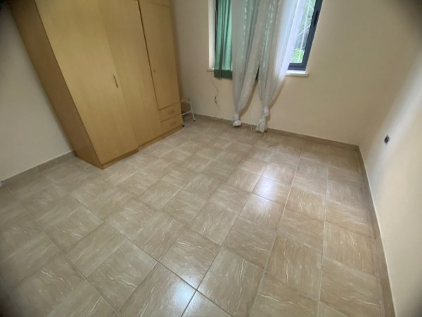 Tirane, jepet me qera 1+1 Kati 2, 75 m² 500 € 
