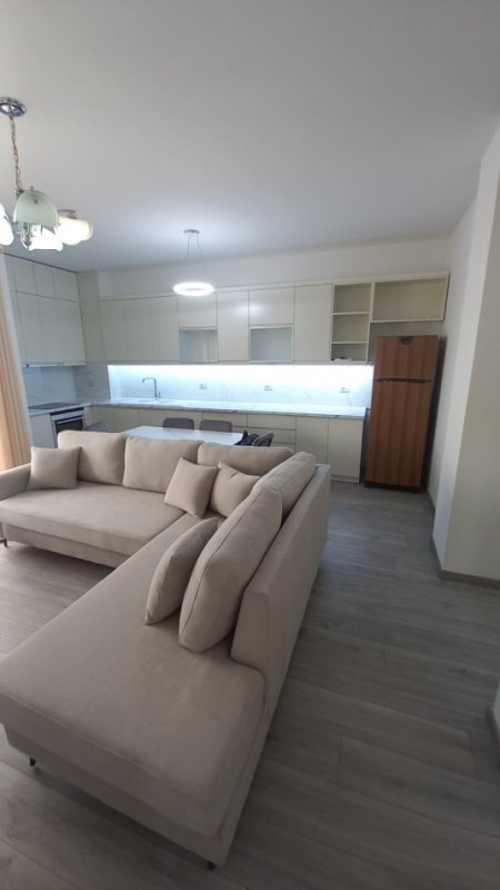 Tirane, jepet me qera apartament 2+1+Ballkon Kati 3, 96 m² 700 € (liqeni i thate)