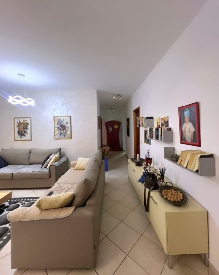 Tirane, shitet apartament 2+1+Aneks+Ballkon , 110 m² 220.000 € (Perballe me shkollen Petro Ninin)