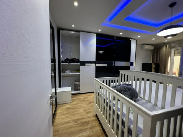 Tirane, shitet apartament 2+1+Aneks+Ballkon , 117 m² 210.000 € (Liqeni i Thate)