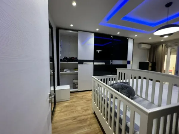 Tirane, shitet apartament 2+1+Aneks+Ballkon , 117 m² 210.000 € (Liqeni i Thate)