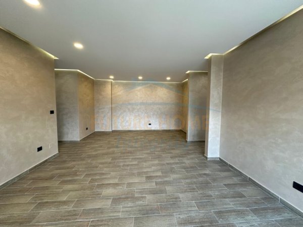 Tirane, shitet apartament Kati 7, 153 m² 260.610 € (Rr.Ali Demi)