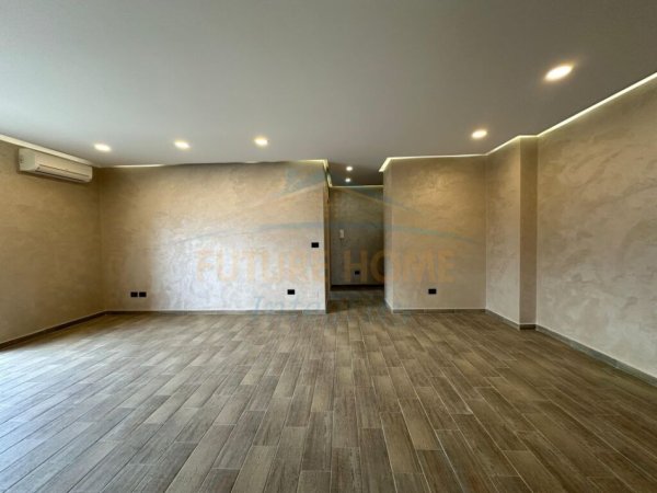 Tirane, shitet apartament Kati 7, 153 m² 260.610 € (Rr.Ali Demi)