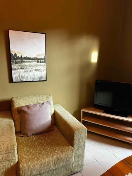 Tirane, jepet me qera apartament 1+1+Ballkon Kati 2, 56 m² 500 € 