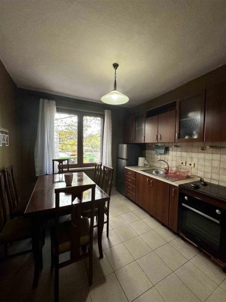 Tirane, jepet me qera apartament 1+1+Ballkon Kati 2, 56 m² 500 € 