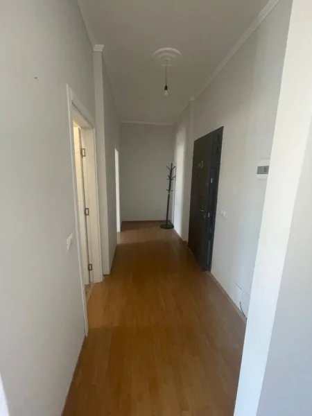 Tirane, jepet me qera zyre Kati 8, 72 m² 500 € (21 dhjetori)