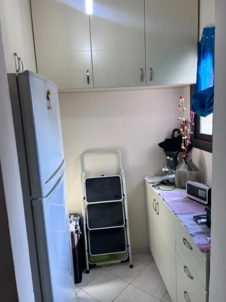 Tirane, shitet apartament 1+1+Ballkon Kati 5, 50 m² 80.000 € (Porcelan)