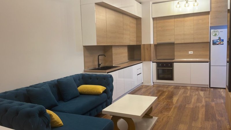 Tirane, jepet me qera apartament 1+1 Kati 10, 70 m² 400 € (Rruga tre deshmoret)