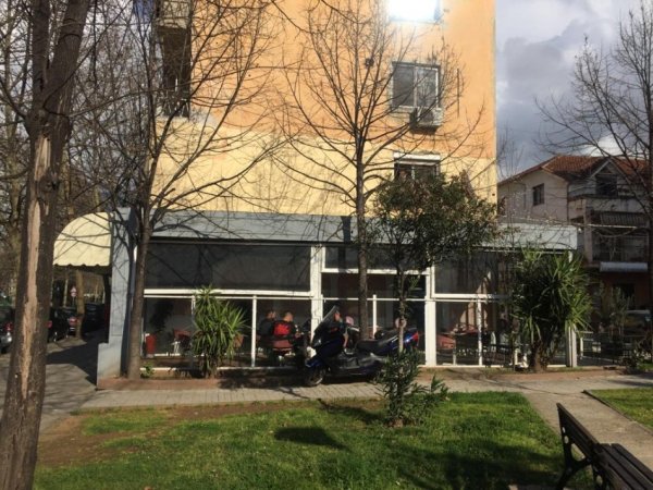 Tirane, jepet me qera lokal Kati 0, 100 m² 2.000 € (bb.curri)