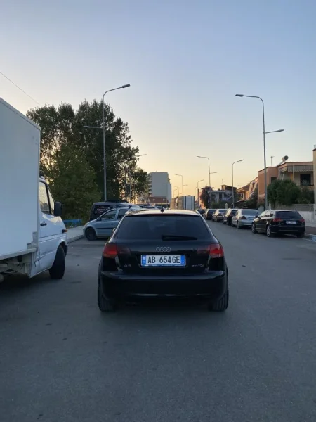 Tirane, shitet makine Audi A3 (sportback) Nafte, e zeze automatik Kondicioner 5.400 €