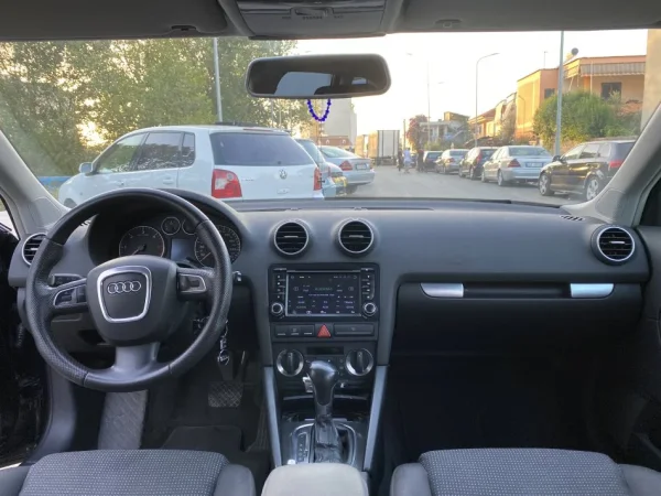 Tirane, shitet makine Audi A3 (sportback) Nafte, e zeze automatik Kondicioner 5.400 €