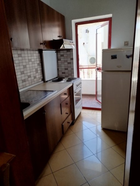 Shqiperi, jepet me qera garsonier 1+1 Kati 2, 30 m² 270 € (Stavri Themeli)