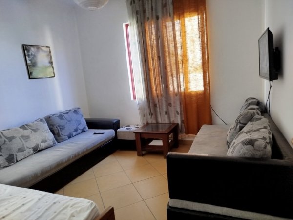 Shqiperi, jepet me qera garsonier 1+1 Kati 2, 30 m² 270 € (Stavri Themeli)