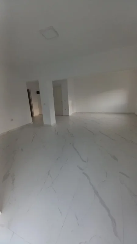 Tirane, jepet me qera ambjent biznesi Kati 1, 45 m² 800 € (sheshi willson)