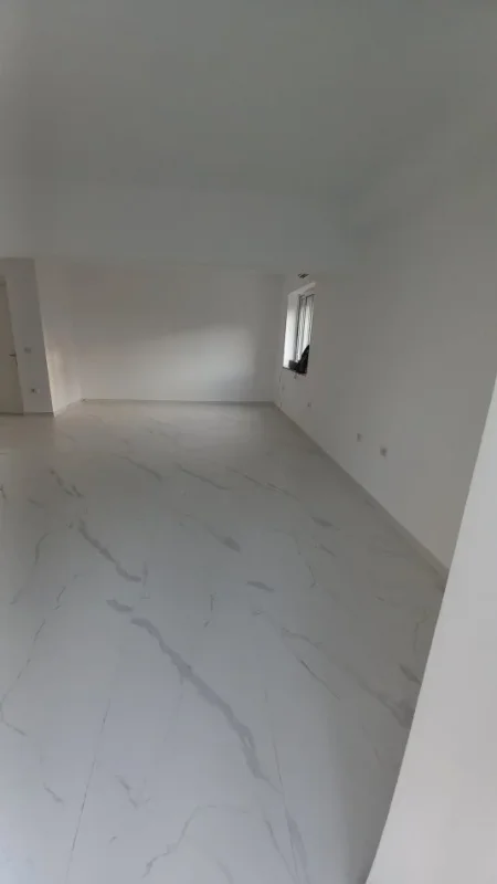 Tirane, jepet me qera ambjent biznesi Kati 1, 45 m² 800 € (sheshi willson)