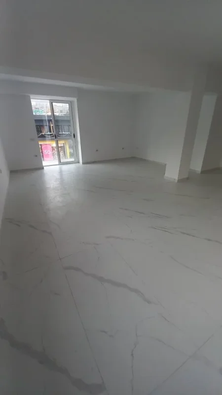 Tirane, jepet me qera ambjent biznesi Kati 1, 45 m² 800 € (sheshi willson)