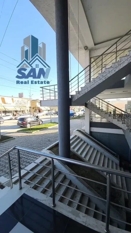 Lushnje, shes dyqan Kati 0, 185 m² (Shetitorja Stadiumit)