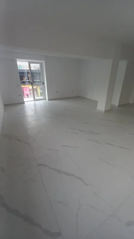 Tirane, jepet me qera ambjent biznesi Kati 1, 45 m² 800 € (sheshi willson)