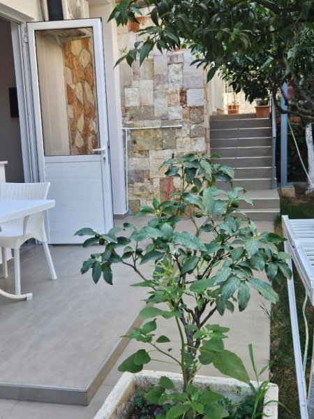 Sarande, jap me qera apartament 1+1 Kati 0, 60 m² 300 € (Apostol Cuni)