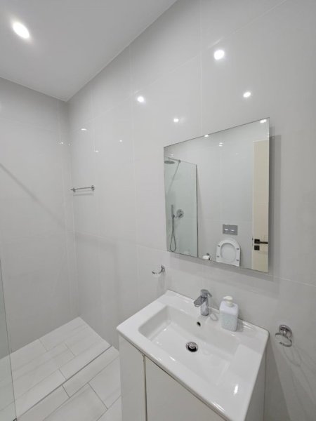 Sarande, jap me qera apartament 1+1 Kati 0, 60 m² 300 € (Apostol Cuni)