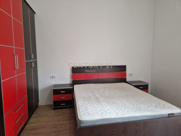 Tirane, jap me qera apartament 2+1+2 , 121 m² 700 € (Rruga Peti, Liqeni i Thatë)