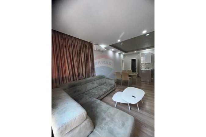 Tirane, jepet me qera apartament 3+1 Kati 5, 102 m² 1.000 € (Liqeni i Thate)