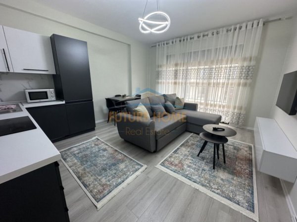 Tirane, jepet me qera apartament 2+1 Kati 7, 150 m² 950 € (Rruga e Durresit)
