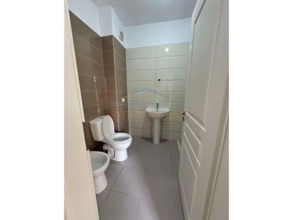 Tirane, shitet apartament 2+1 Kati 4, 105 m² 200.000 € (Rruga Egnatia)
