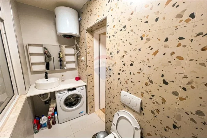 Tirane, shitet apartament 2+1 Kati 4, 57 m² 130.000 € (Rruga E Barrikadave)
