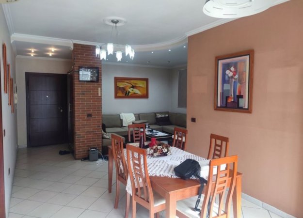 Tirane, jepet me qera apartament 2+1+Ballkon Kati 3, 100 m² 700 € (Rruga e Kavajes)