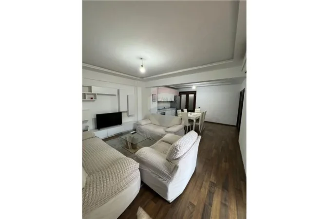 Tirane, jepet me qera 2+1 Kati 3, 120 m² 500 € (Laprake)