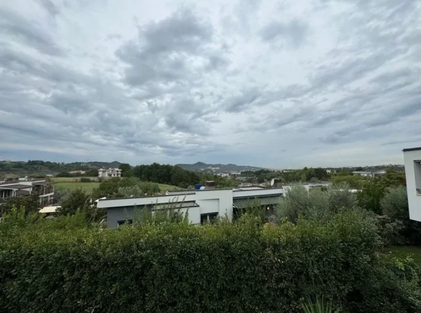 Tirane, shitet Vile , 219 m² 640.000 € 