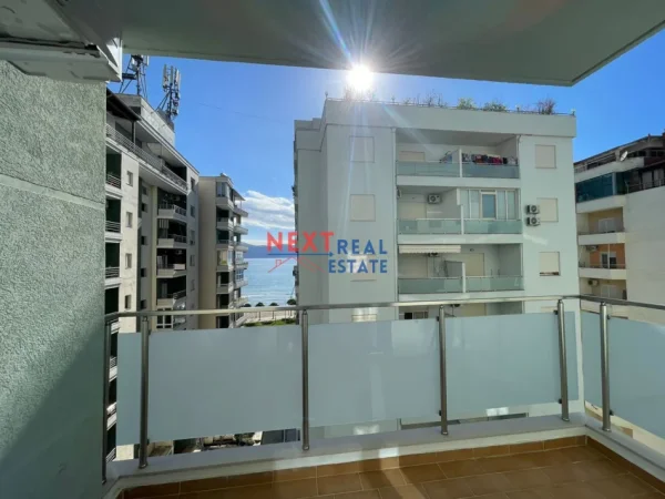 Vlore, jepet me qera apartament 2+1+Ballkon , 700 € (LUNGOMARE)