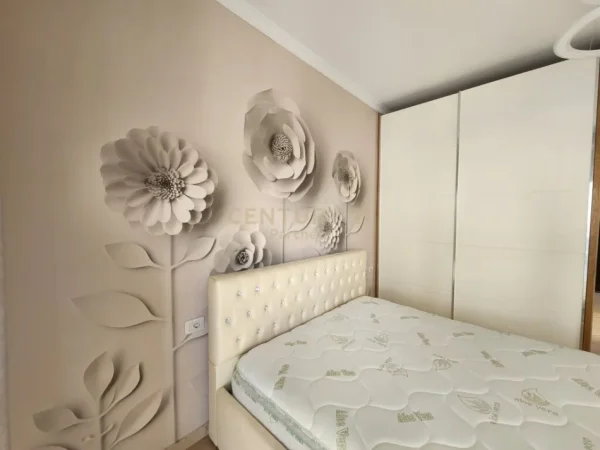 Tirane, shitet apartament 2+1 Kati 1, 93 m² 125.000 € (shkoze)