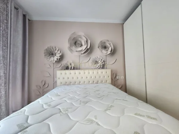 Tirane, shitet apartament 2+1 Kati 1, 93 m² 125.000 € (shkoze)