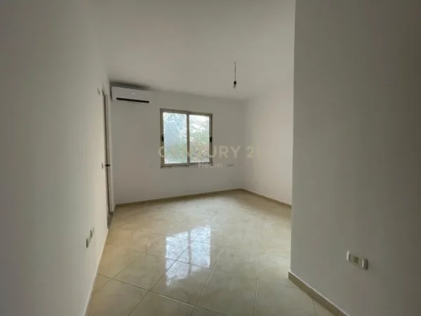 Tirane, jepet me qera apartament 1+1 Kati 1, 71 m² 400 € (yzberisht)