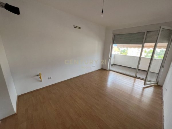 Tirane, jepet me qera apartament 2+1 Kati 7, 75 m² 500 € (21 dhjetori)
