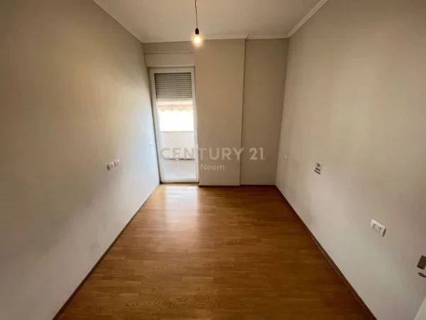 Tirane, jepet me qera apartament 2+1 Kati 7, 75 m² 500 € (21 dhjetori)
