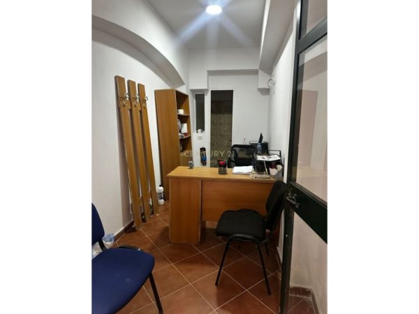 Tirane, shitet apartament 1+1 Kati 1, 20 m² (gjykata e tiranes)
