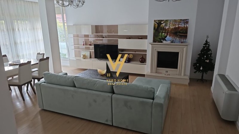 Tirane, jepet me qera apartament 3+1+Ballkon Kati 2, 132 m² 950 € (RRUGA E KAVAJES)