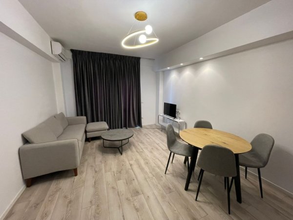 Tirane, jepet me qera , 102 m² 550 € 