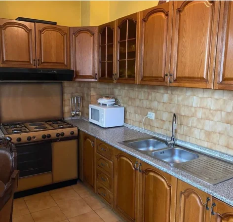 Tirane, jepet me qera , 102 m² 550 €