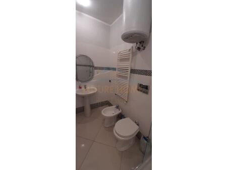 Tirane, jepet me qera apartament 2+1 Kati 3, 80 m² 450 € (Rruga Aleksander Moisiu, Kinostudio, Tirane AREA44671)