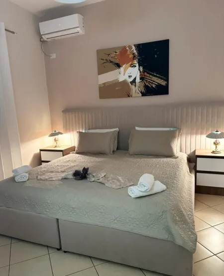 Tirane, jepet me qera Vile 1+1 Kati 2, 60 m² 600 € (Rruga Elbasanit)