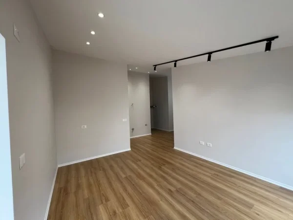 Durres, shitet apartament 1+1+Ballkon Kati 8, 68 m² 90.000 € (Rruga Pavaresia)
